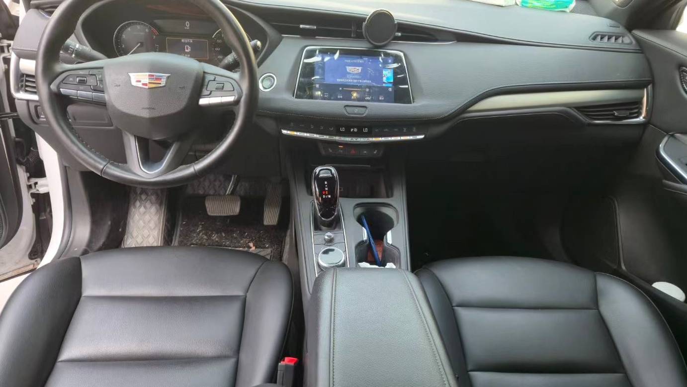 CADILLAC 2022 XT4 28T two wheel drive luxury model