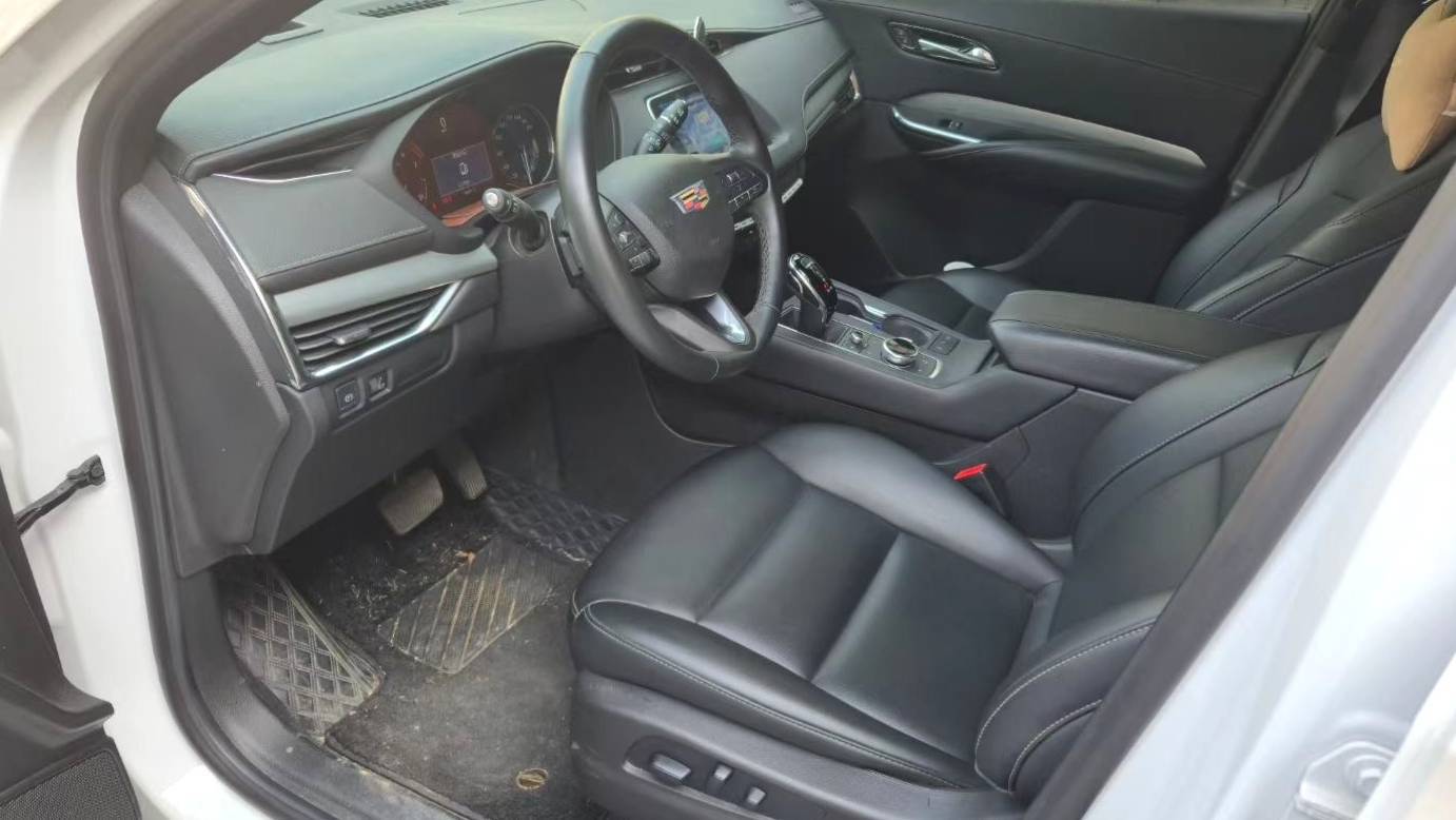 CADILLAC 2022 XT4 28T two wheel drive luxury model