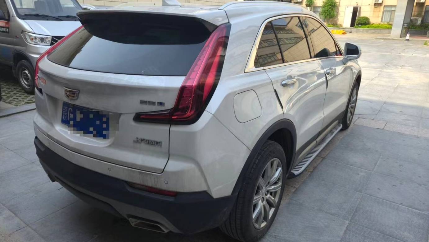 CADILLAC 2022 XT4 28T two wheel drive luxury model