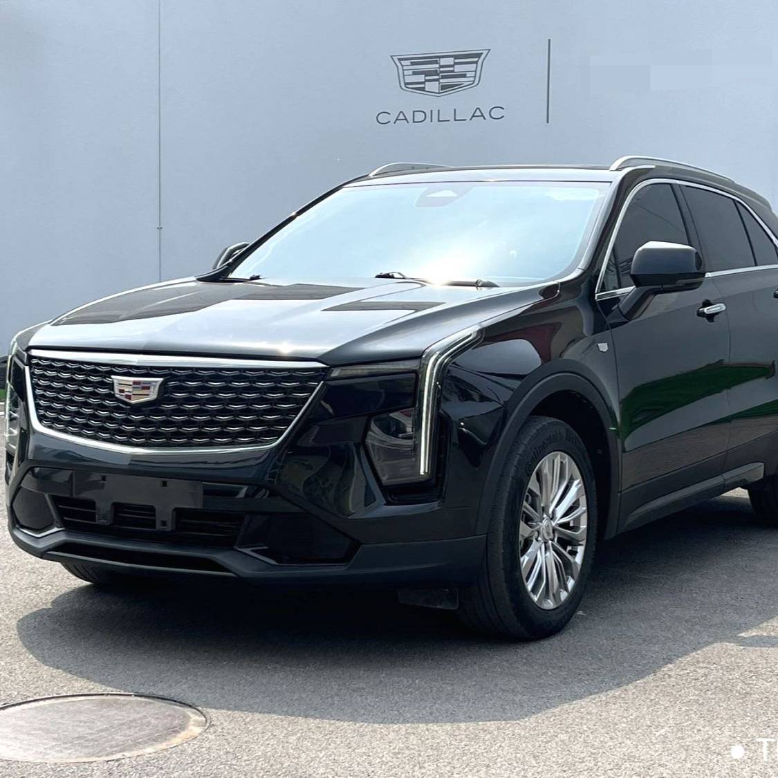 CADILLAC 2024 XT4 28T two wheel drive luxury model Подержанный автомобиль