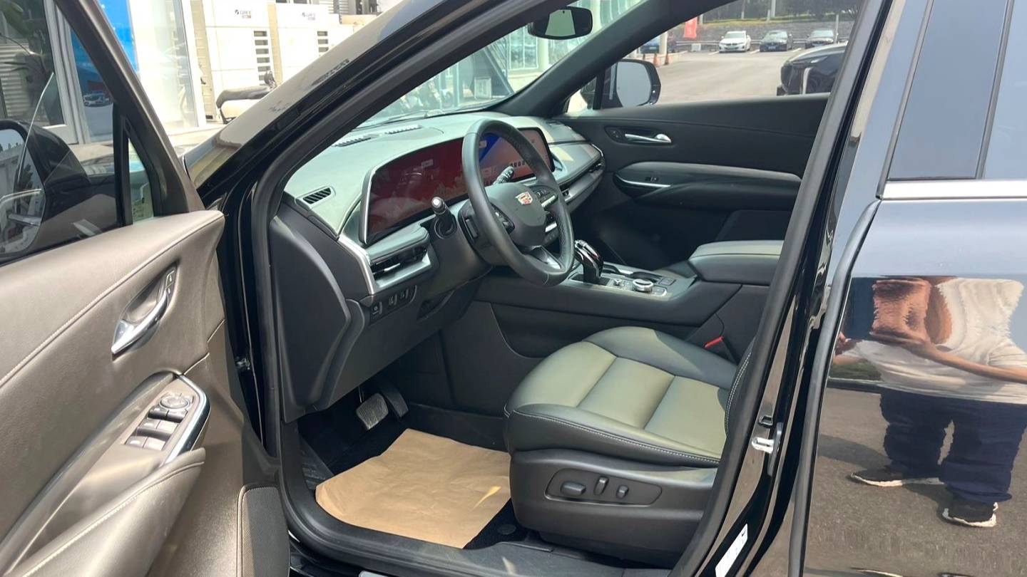 CADILLAC 2024 XT4 28T two wheel drive luxury model