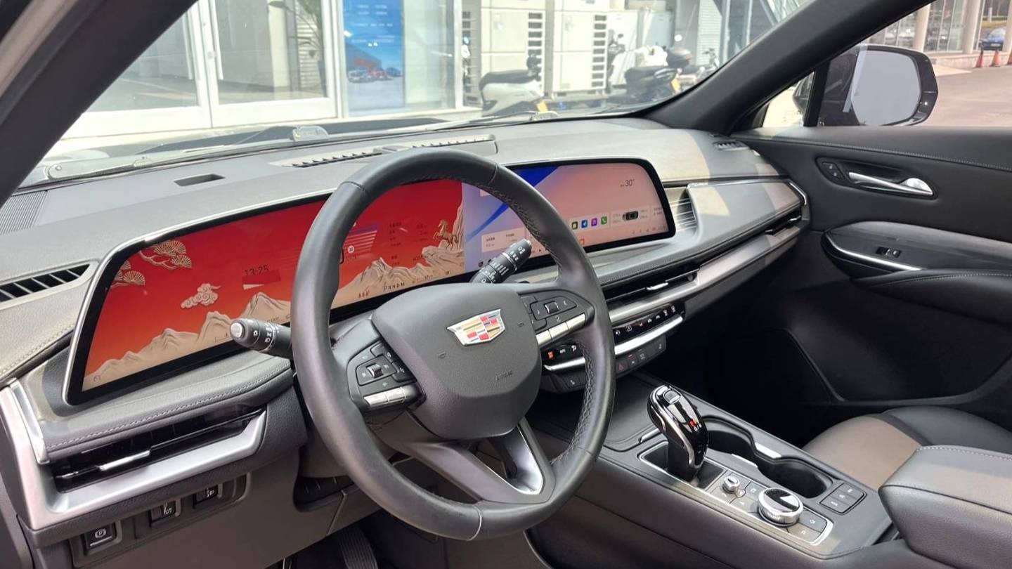 CADILLAC 2024 XT4 28T two wheel drive luxury model
