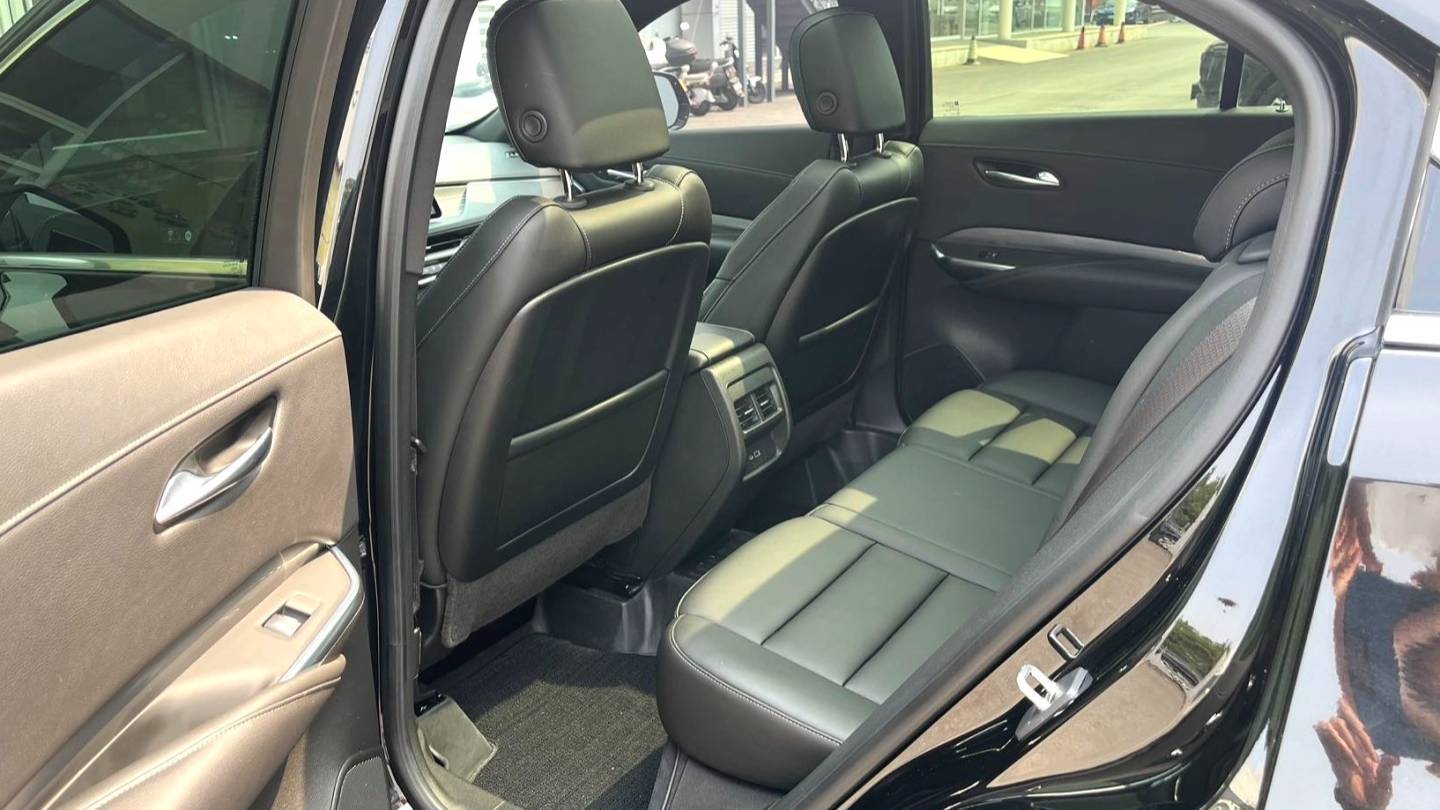 CADILLAC 2024 XT4 28T two wheel drive luxury model