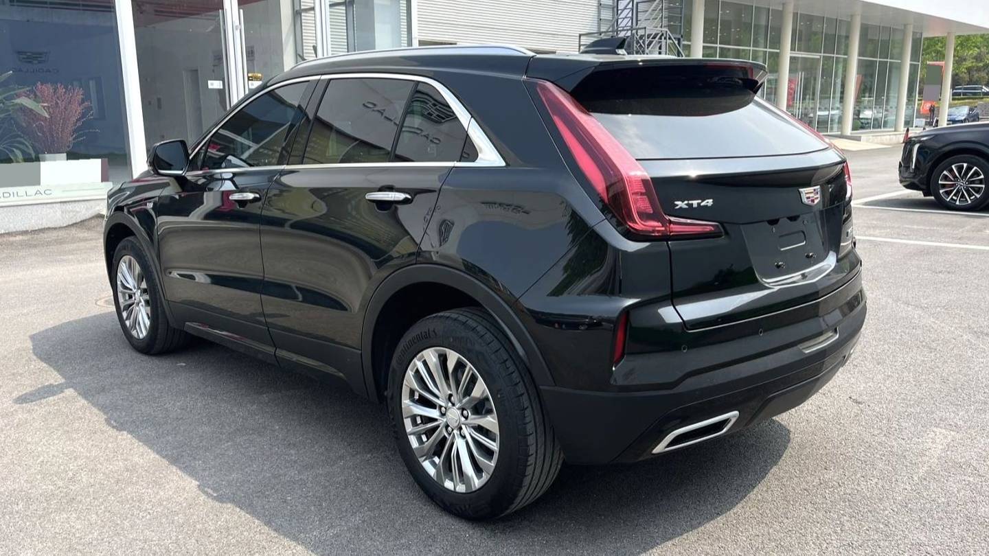 CADILLAC 2024 XT4 28T two wheel drive luxury model