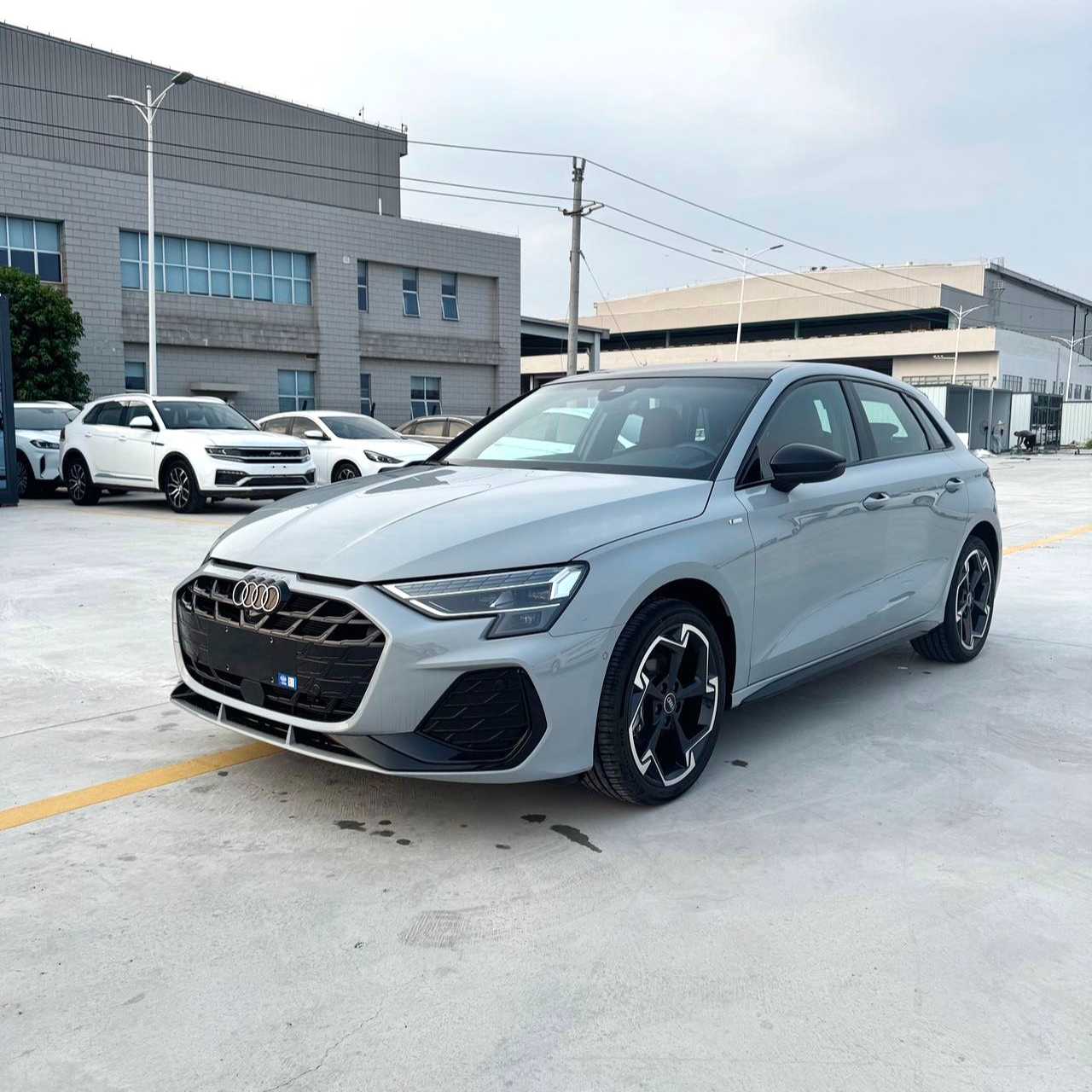 Audi 2025 A3 Sportback 35TFSI Flying Premium+Luxury Selection Package سيارة مستعملة