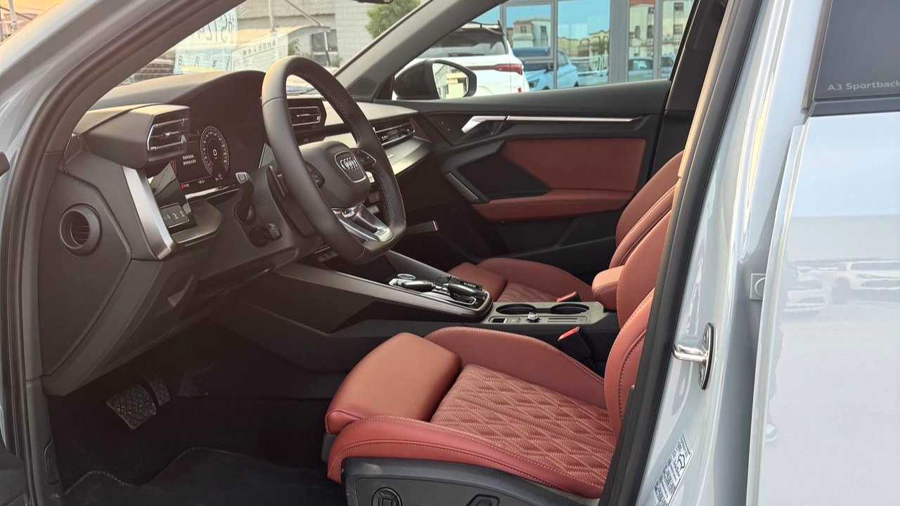 Audi 2025 A3 Sportback 35TFSI Flying Premium+Luxury Selection Package