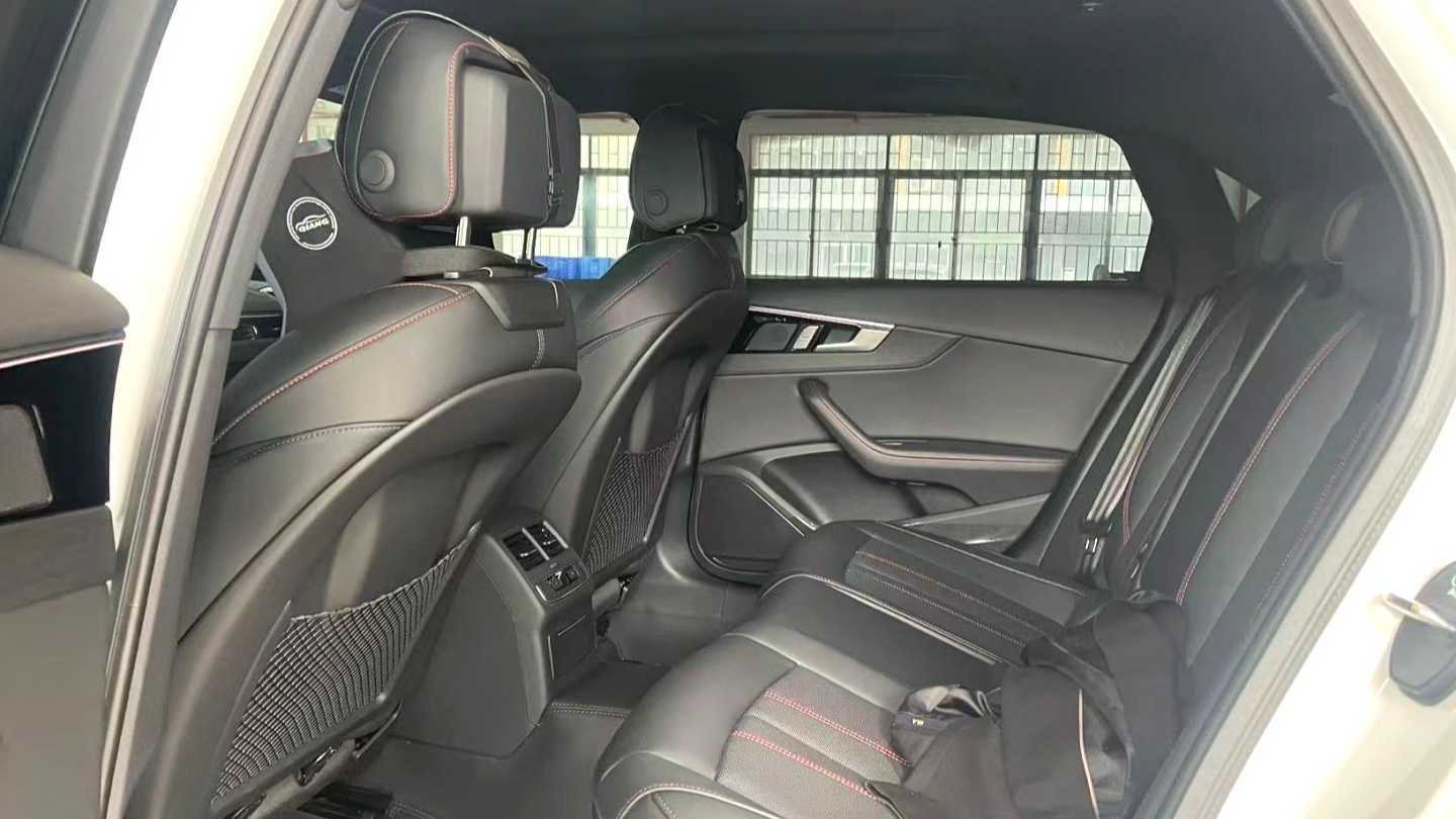 Audi 2025 A4L 2 million Yuexiang 40 TFSI luxury and dynamic vehicles