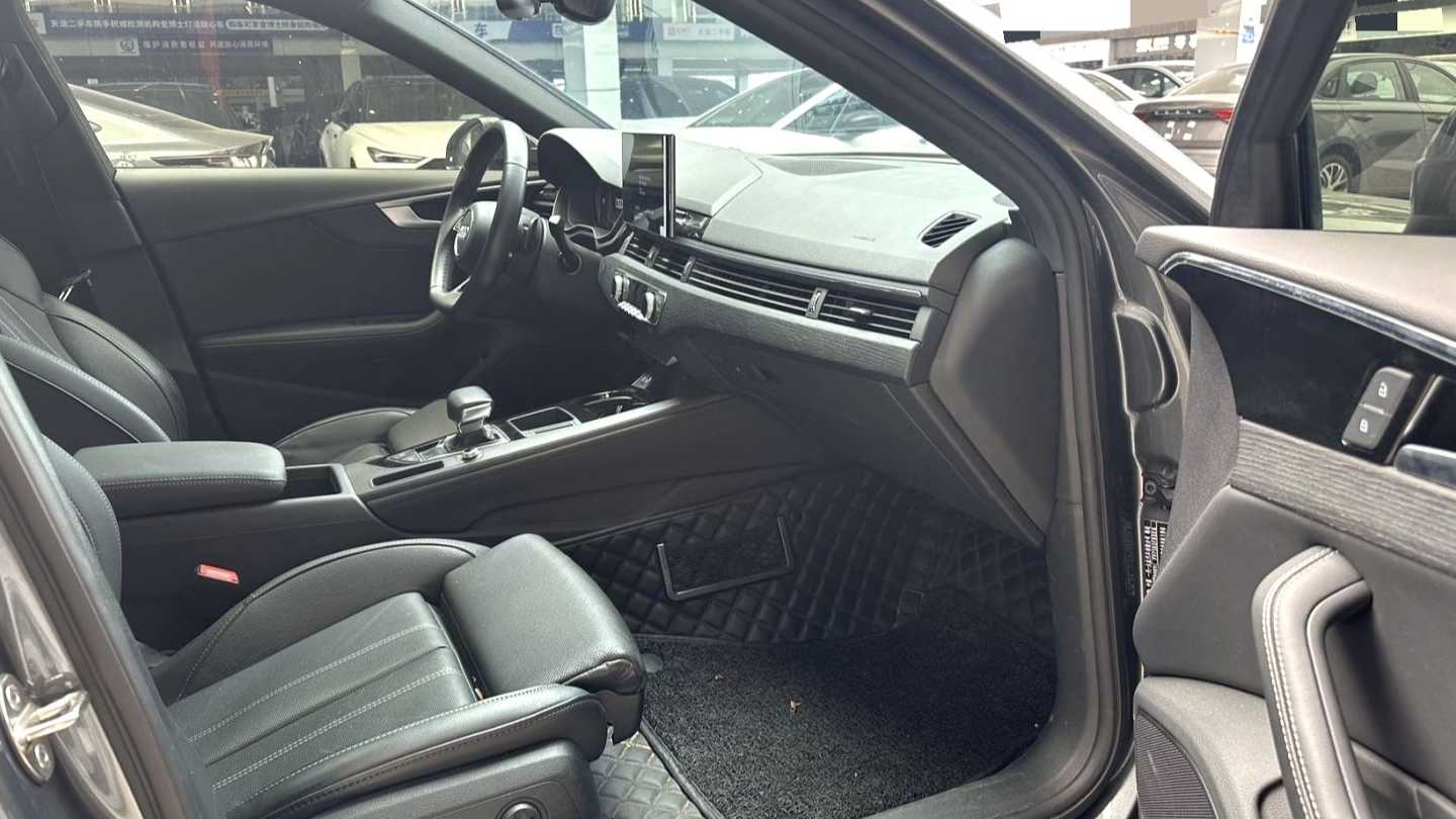 Audi 2023 A4L 40 TFSI Luxury Dynamic Model