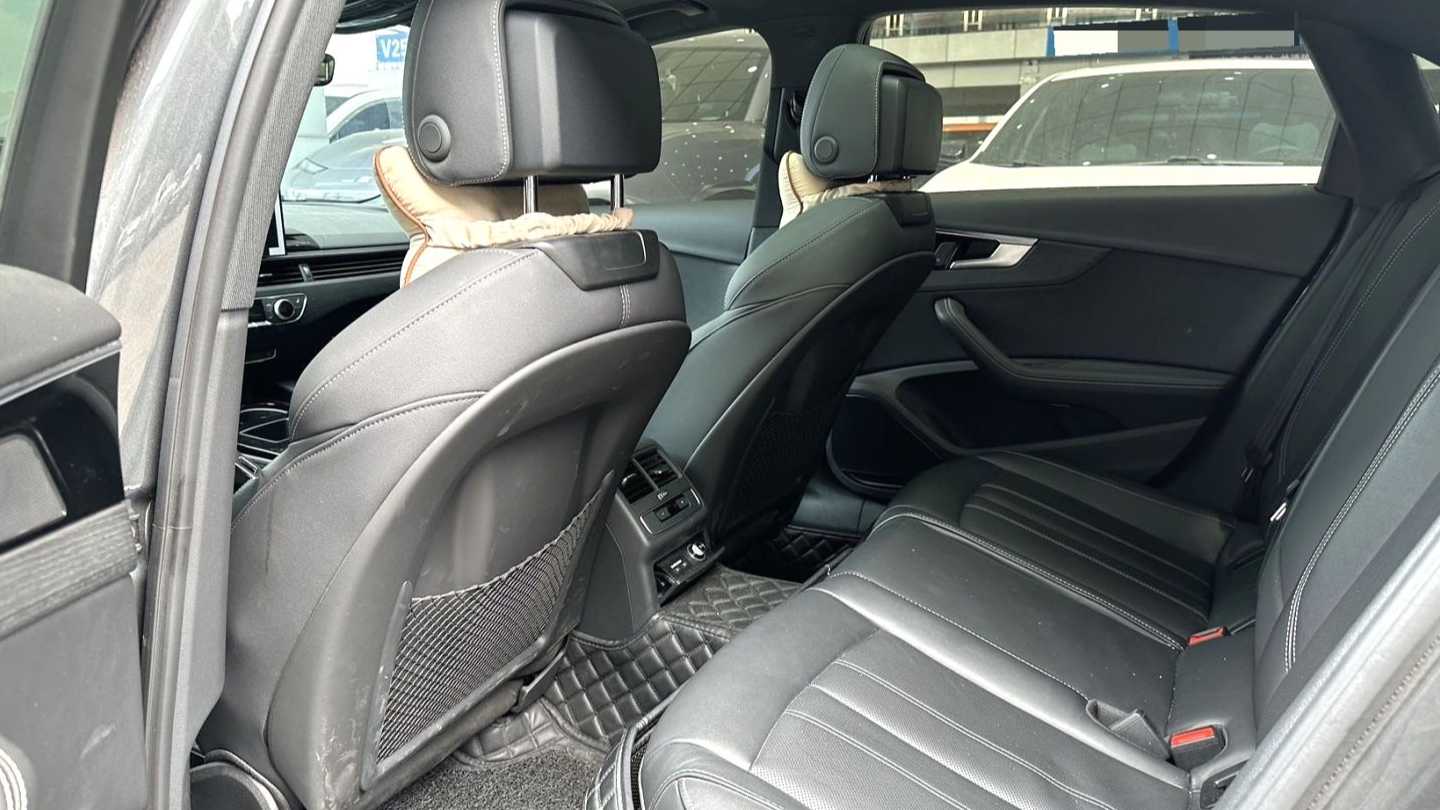 Audi 2023 A4L 40 TFSI Luxury Dynamic Model