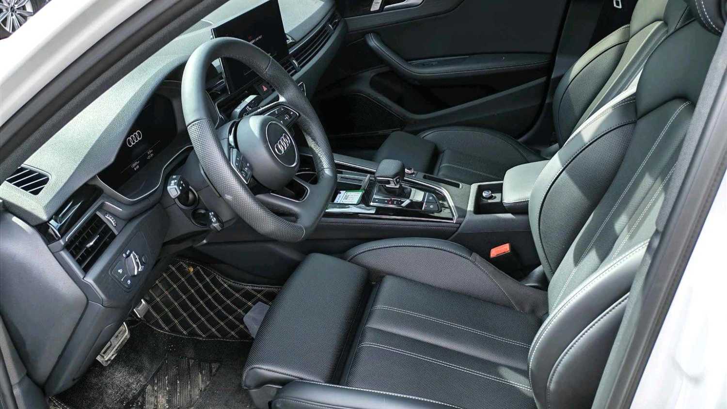 Audi 2024 A4L 40 TFSI Luxury Dynamic Edition (Starry Night Edition)