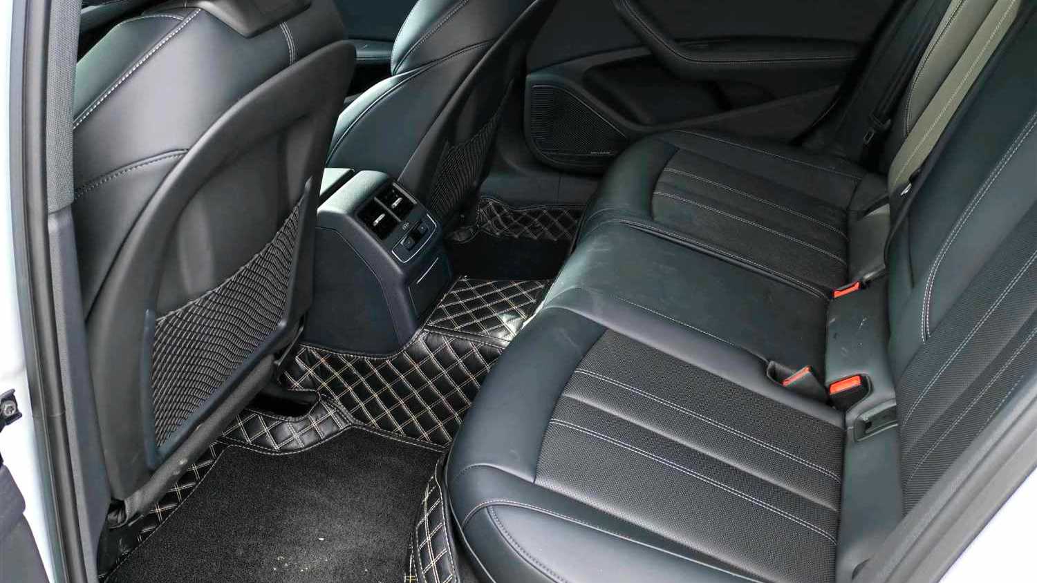 Audi 2024 A4L 40 TFSI Luxury Dynamic Edition (Starry Night Edition)