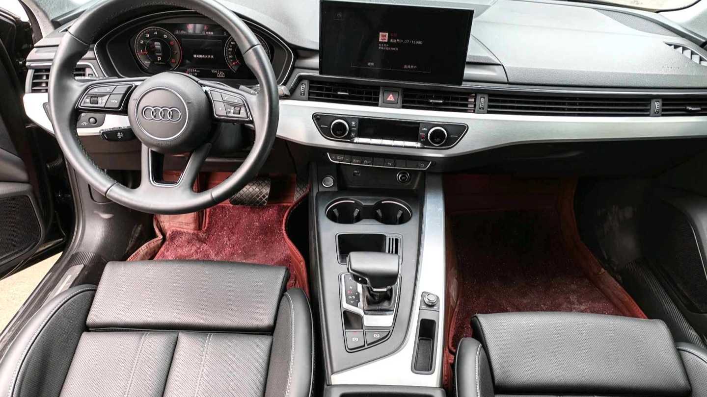 Audi 2025 A4L 2 million Yuexiang 40 TFSI stylish and dynamic vehicles