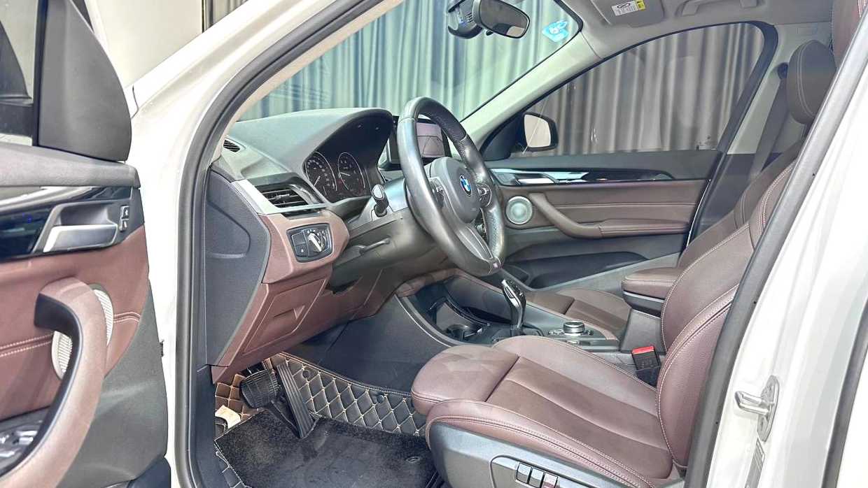 BMW 2022 X1 SDrive25Li Leading Type