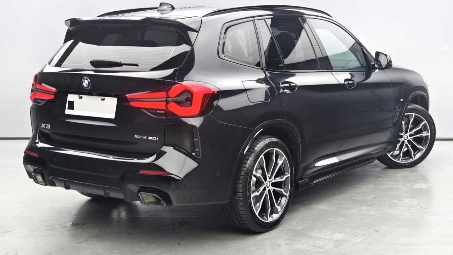 BMW 2023 X3 Upgraded xDrive30i Leading M Night Set