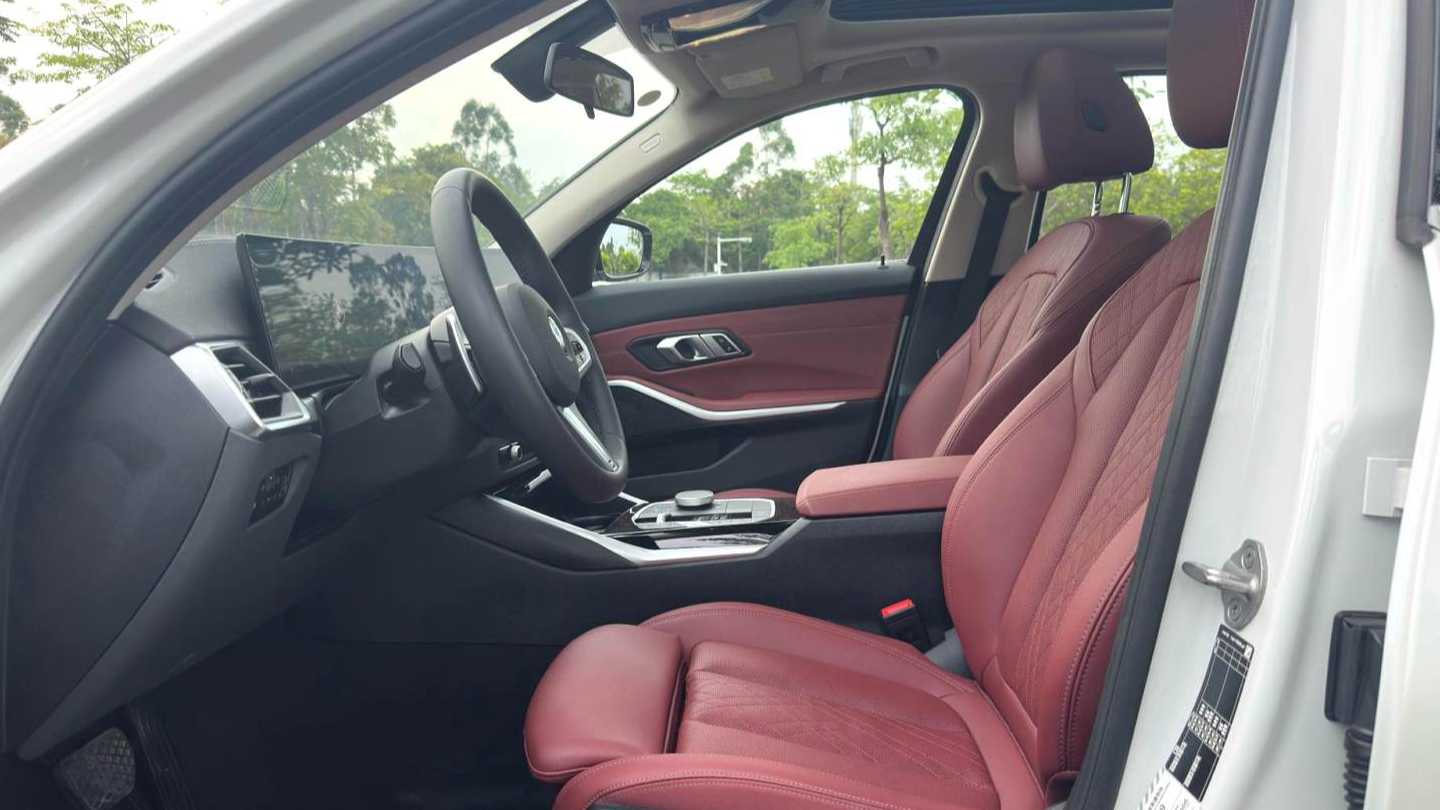 BMW 2023 3 Series 320Li M Sports Package