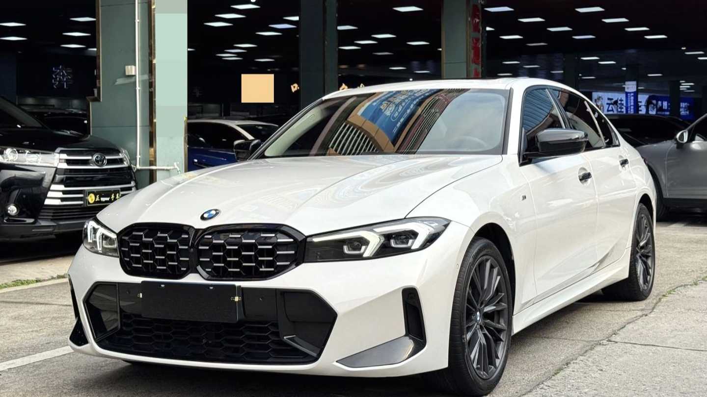 BMW 2023 3 Series 325Li M Sports Night Set