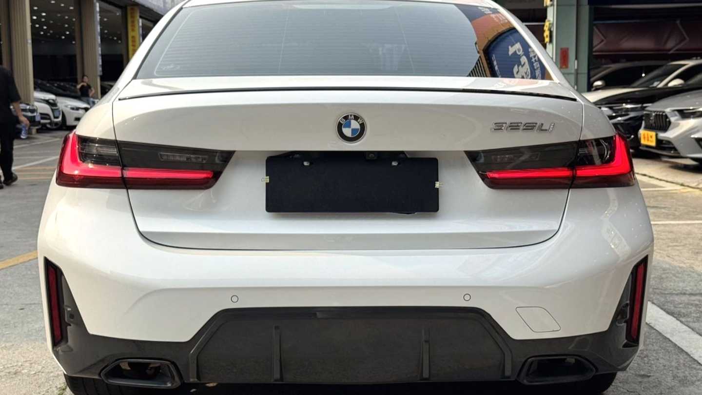 BMW 2023 3 Series 325Li M Sports Night Set