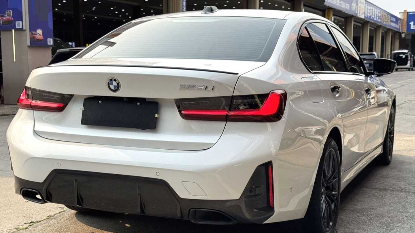 BMW 2023 3 Series 325Li M Sports Night Set