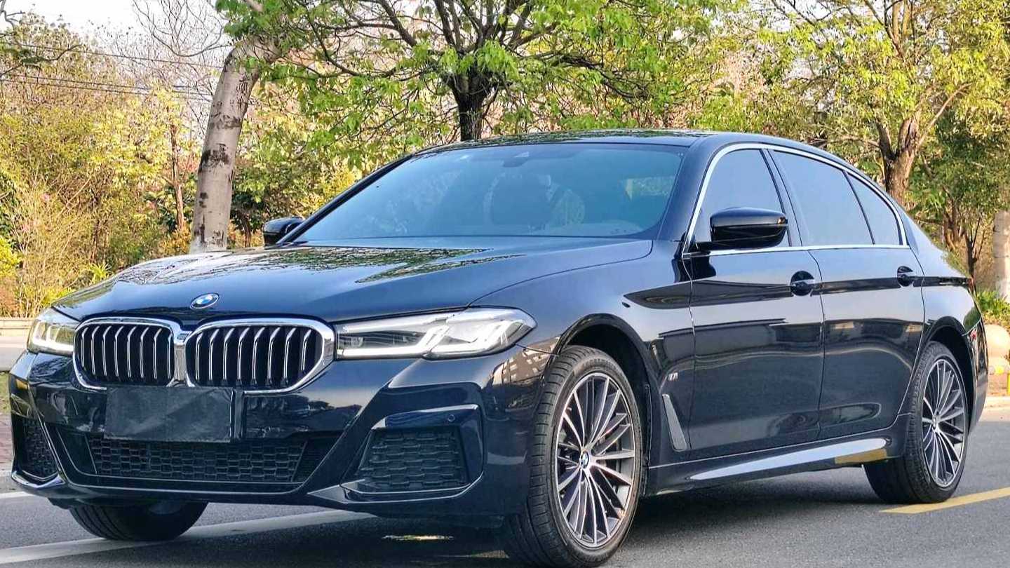 BMW 2023 5 Series 530Li Leading Model M Sport Set