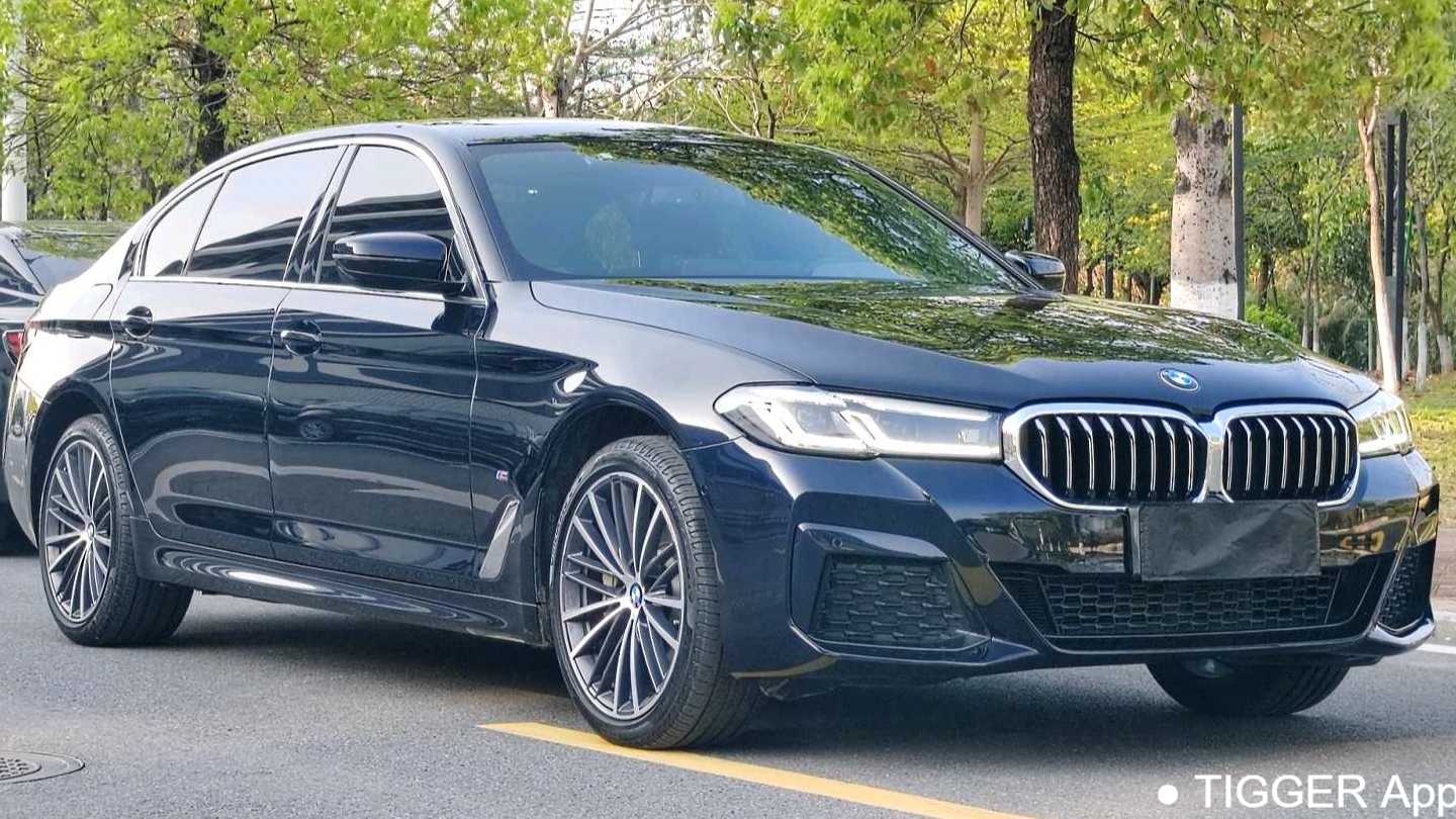 BMW 2023 5 Series 530Li Leading Model M Sport Set
