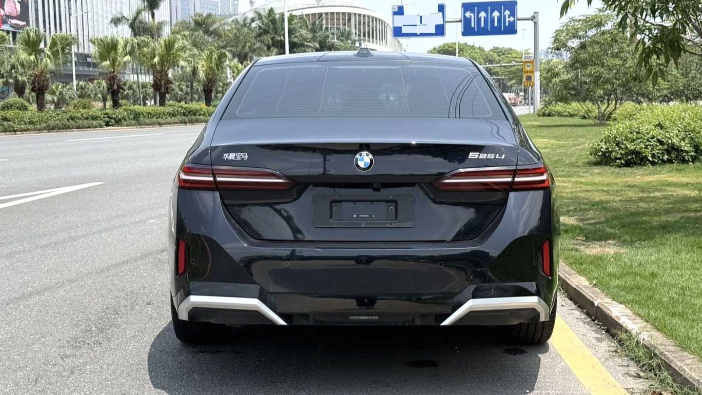 BMW 2025 5 Series 525Li M Sports Package