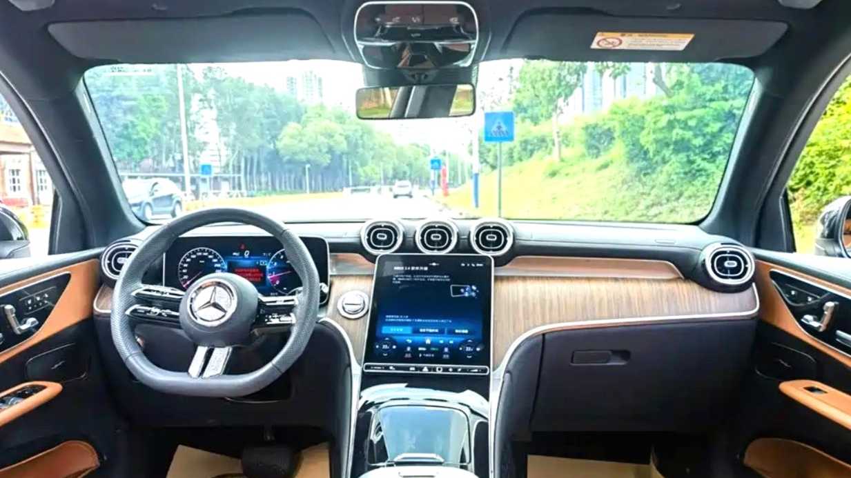 Benz 2023 GLC Upgraded GLC 300 L 4MATIC Dynamic 5-seater