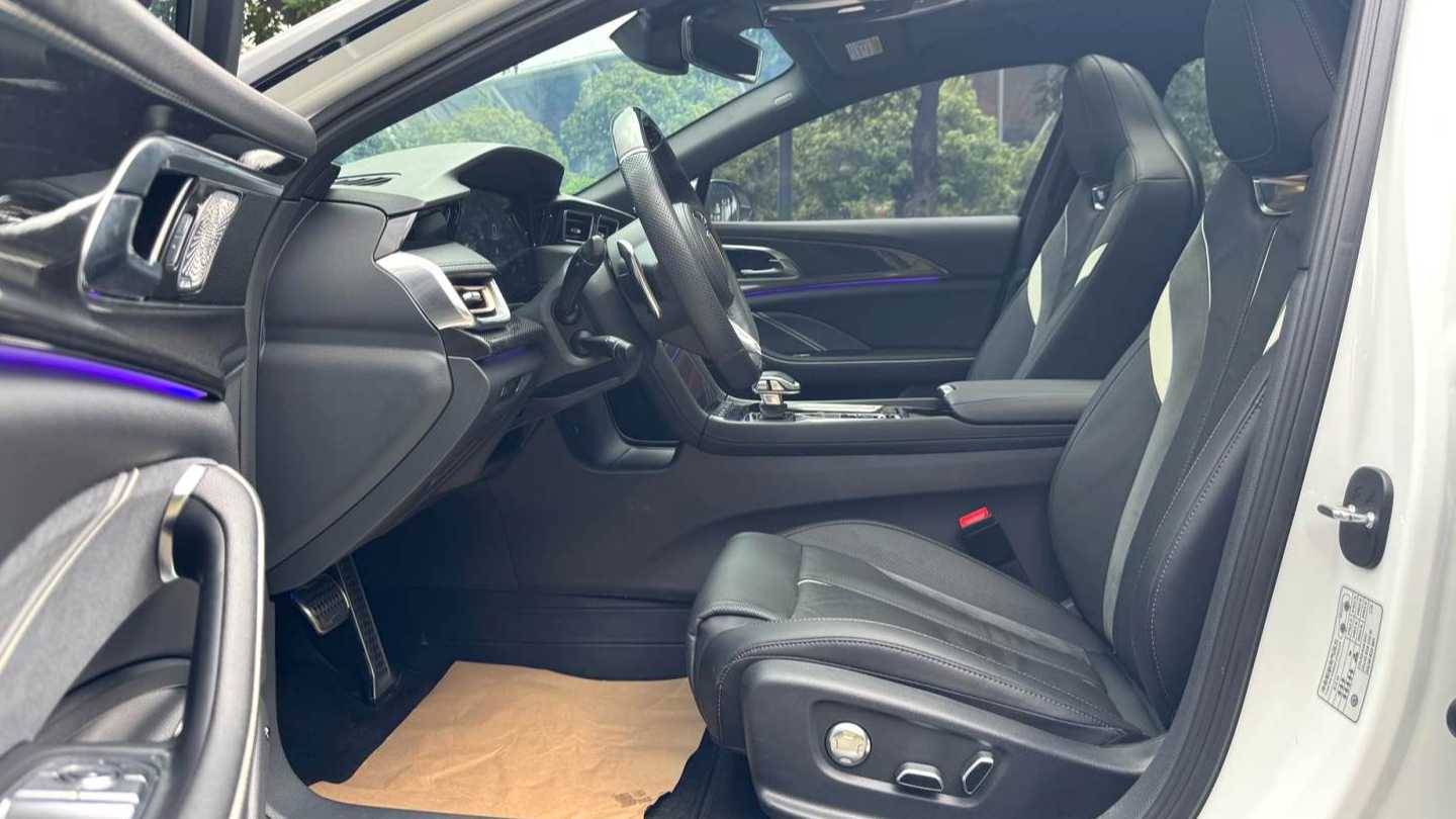 Hong Qi 2023 H6 2.0T Zhishang Edition