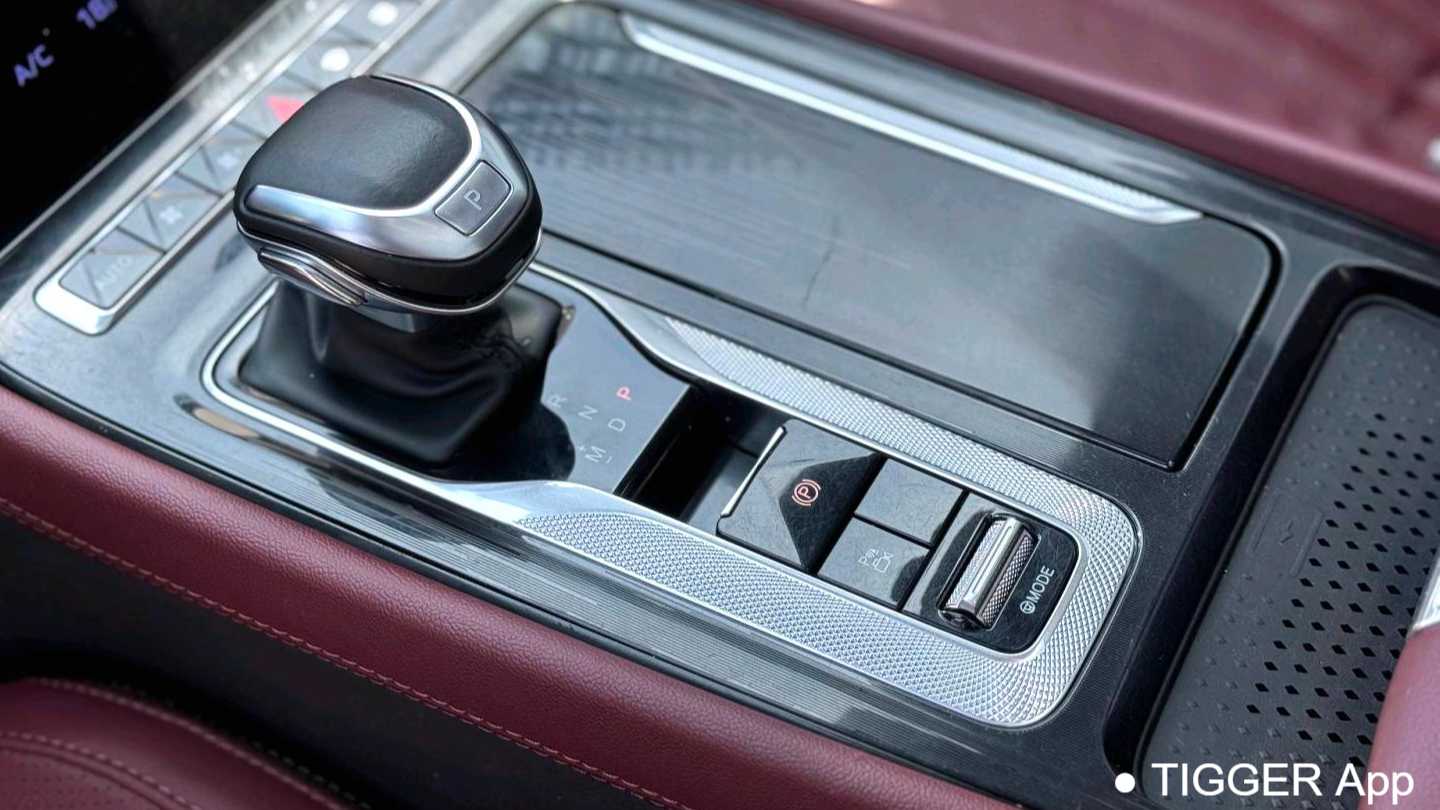 Hong Qi 2024 H6 2.0T Zhixing Edition