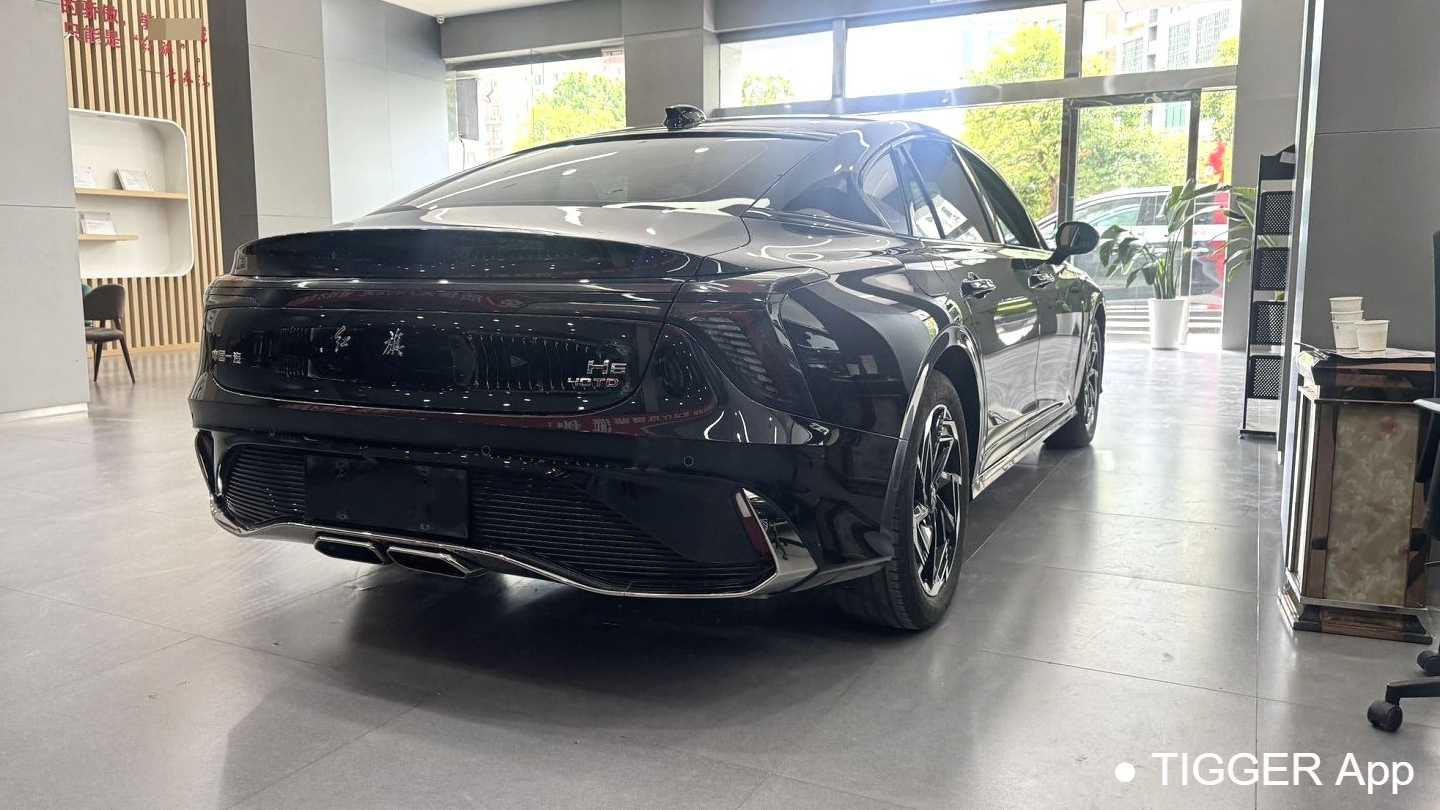 Hong Qi 2023 H6 2.0T Zhimei Edition