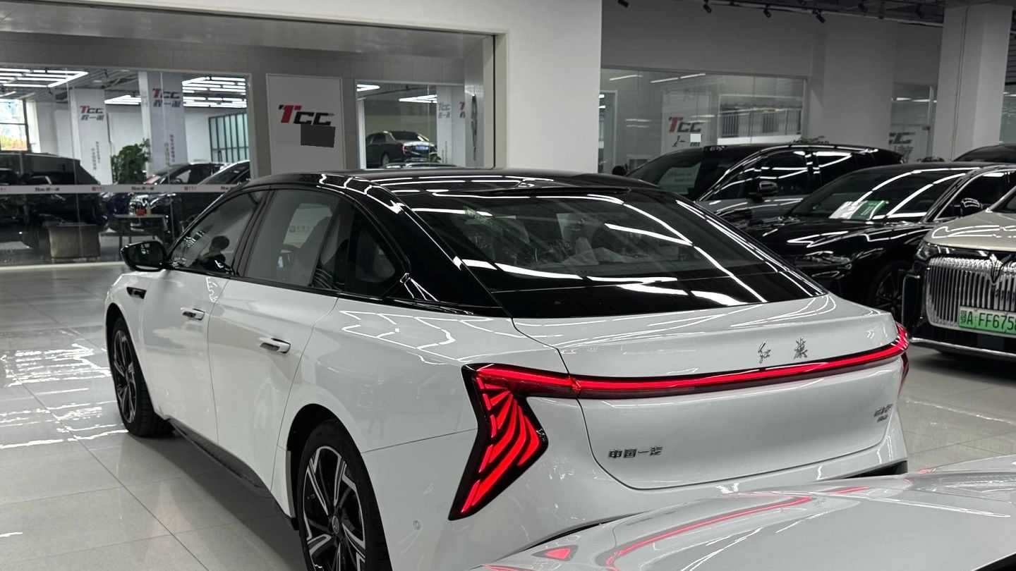 Hong Qi 2024 EH7 640 Pro+4WD Honor Edition