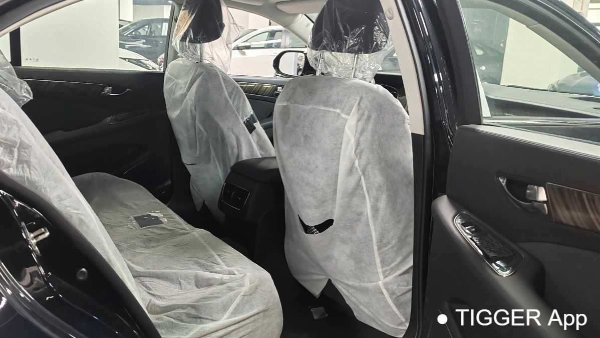 Hong Qi 2021 H7 1.8T Comfort Edition