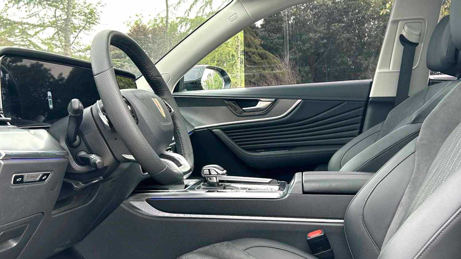 Hong Qi 2023 HS5 2.0T 4WD Flagship Pro Edition