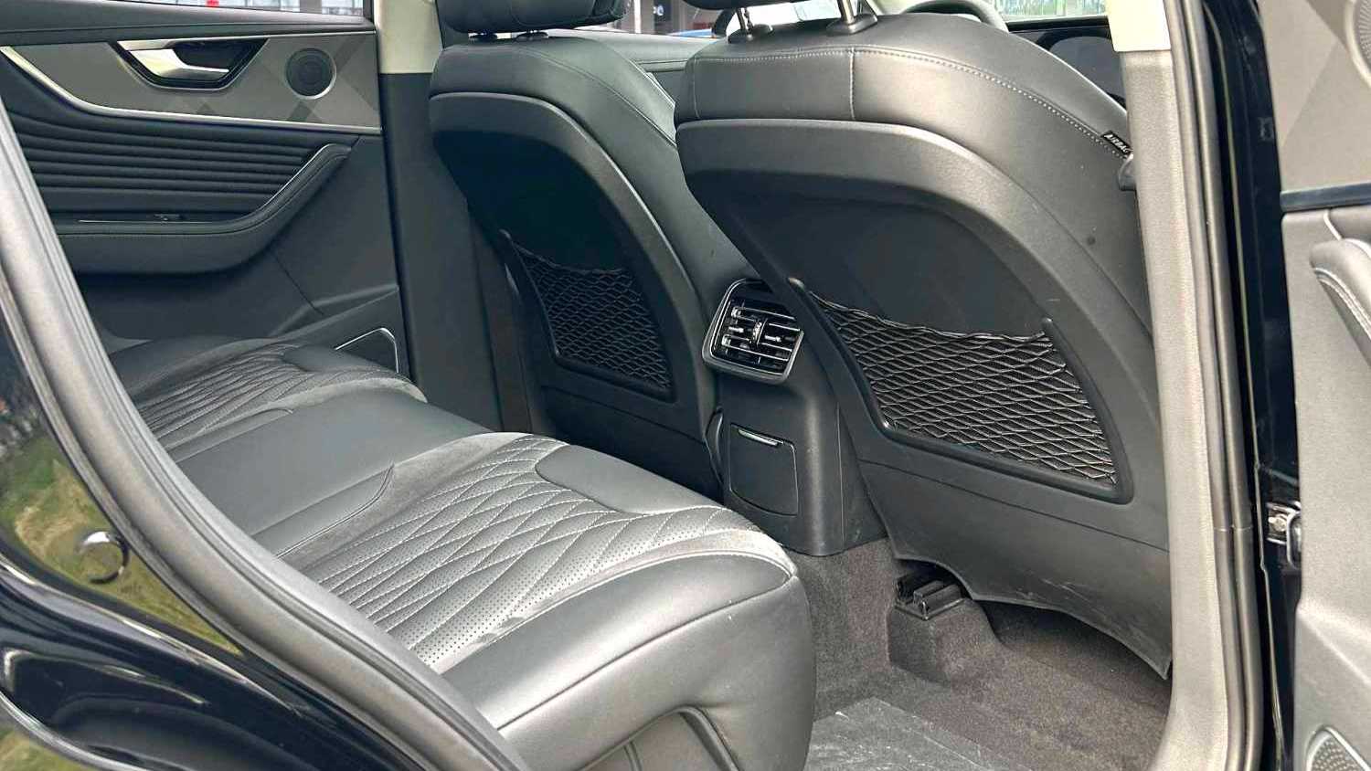 Hong Qi 2023 HS5 2.0T 4WD Flagship Pro Edition