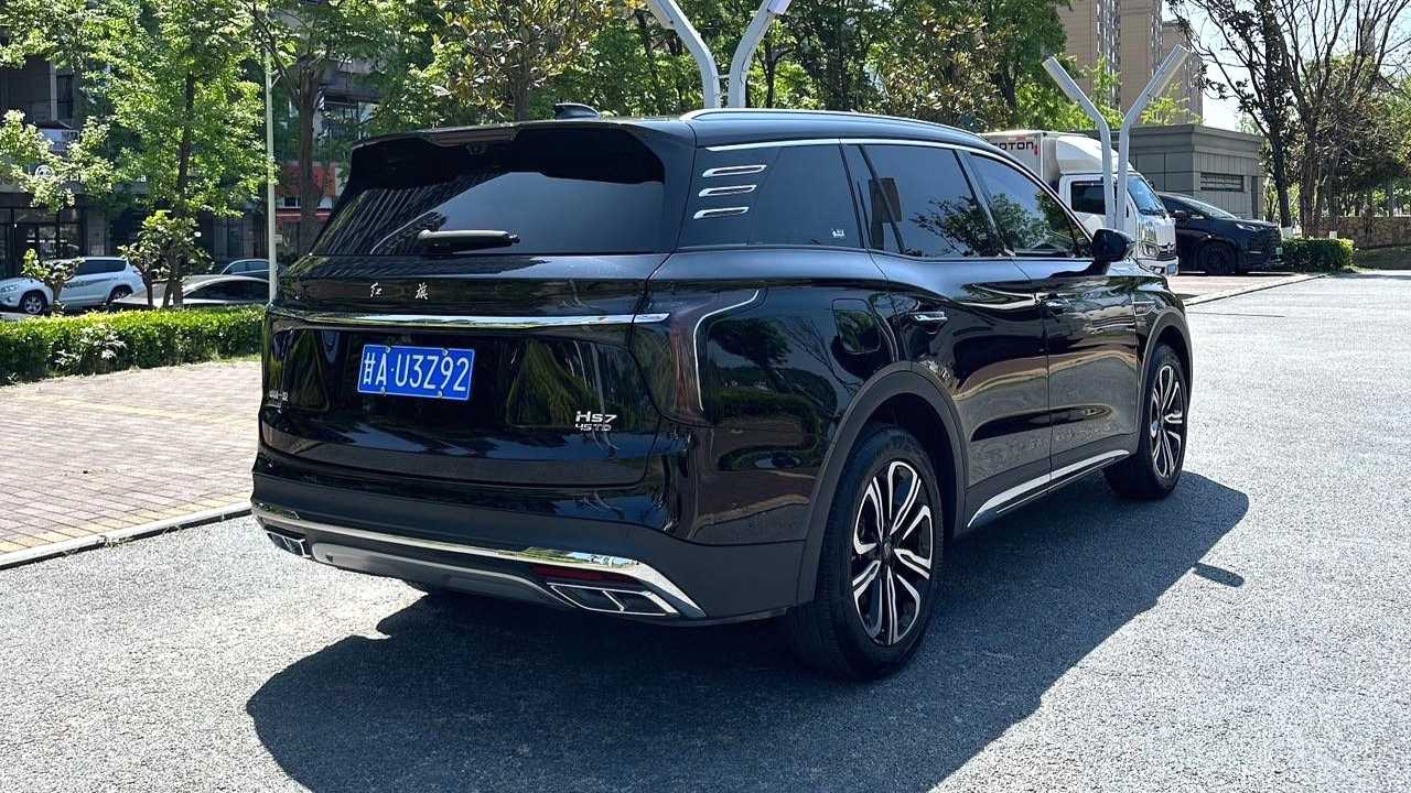 Hong Qi 2023 HS7 2.0T AT 4WD Flag collar version with seven seats
