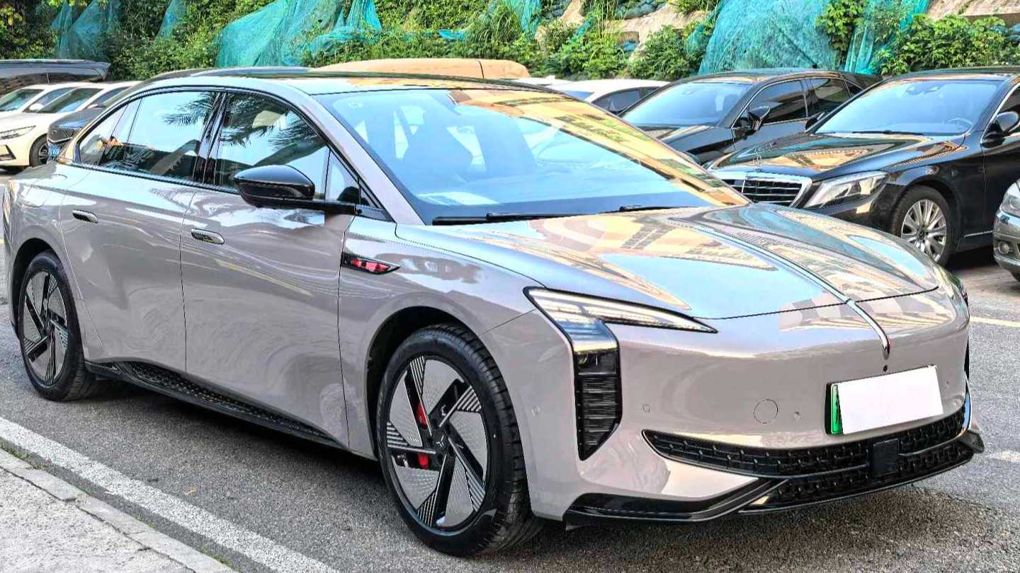 Hong Qi 2025 EH7 640 4WD Intelligent Selection Edition