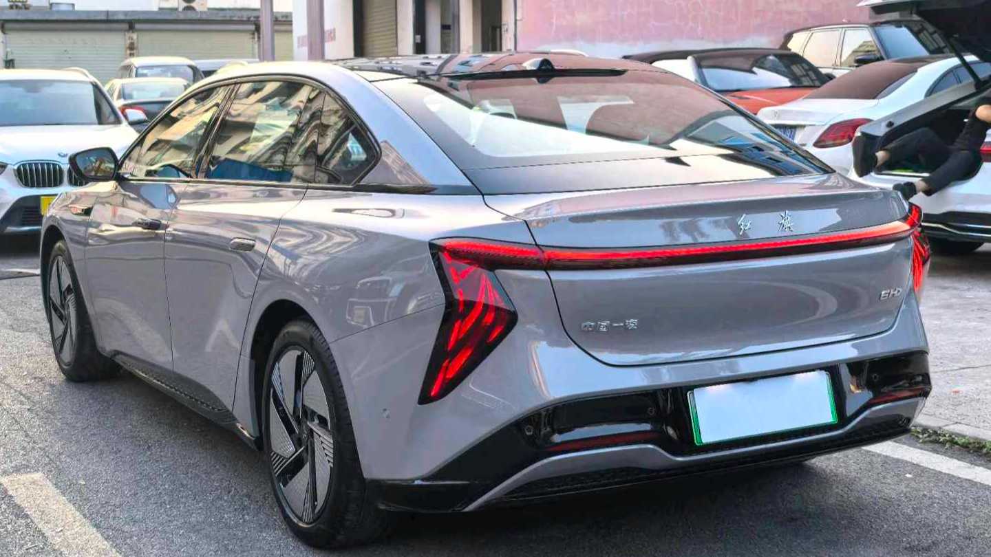 Hong Qi 2025 EH7 640 4WD Intelligent Selection Edition