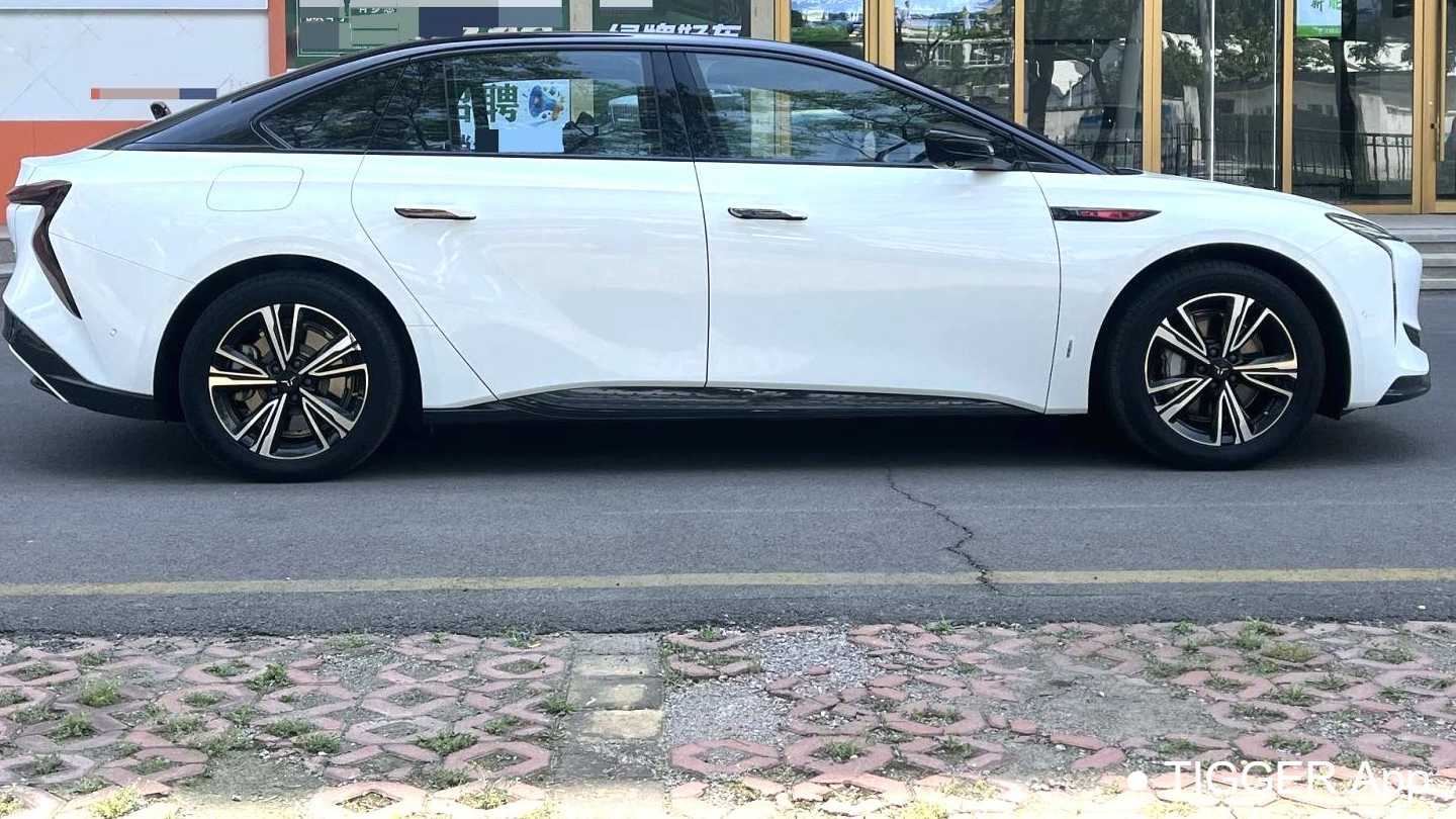 Hong Qi 2024 EH7 690 Pro