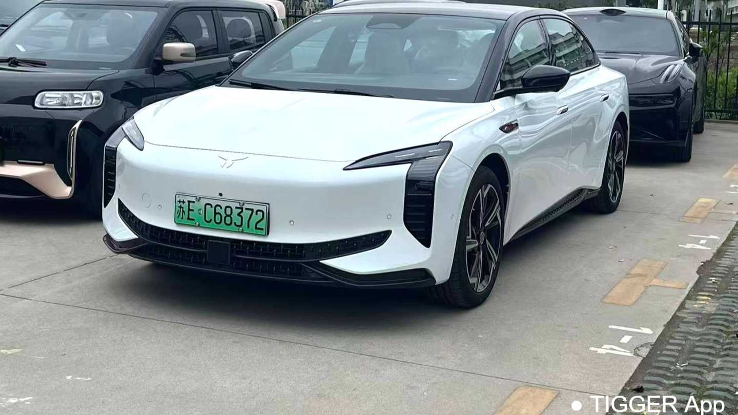 Hong Qi 2024 EH7 640 Pro+4WD version