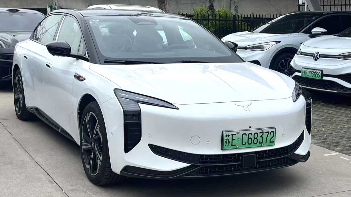 Hong Qi 2024 EH7 640 Pro+4WD version