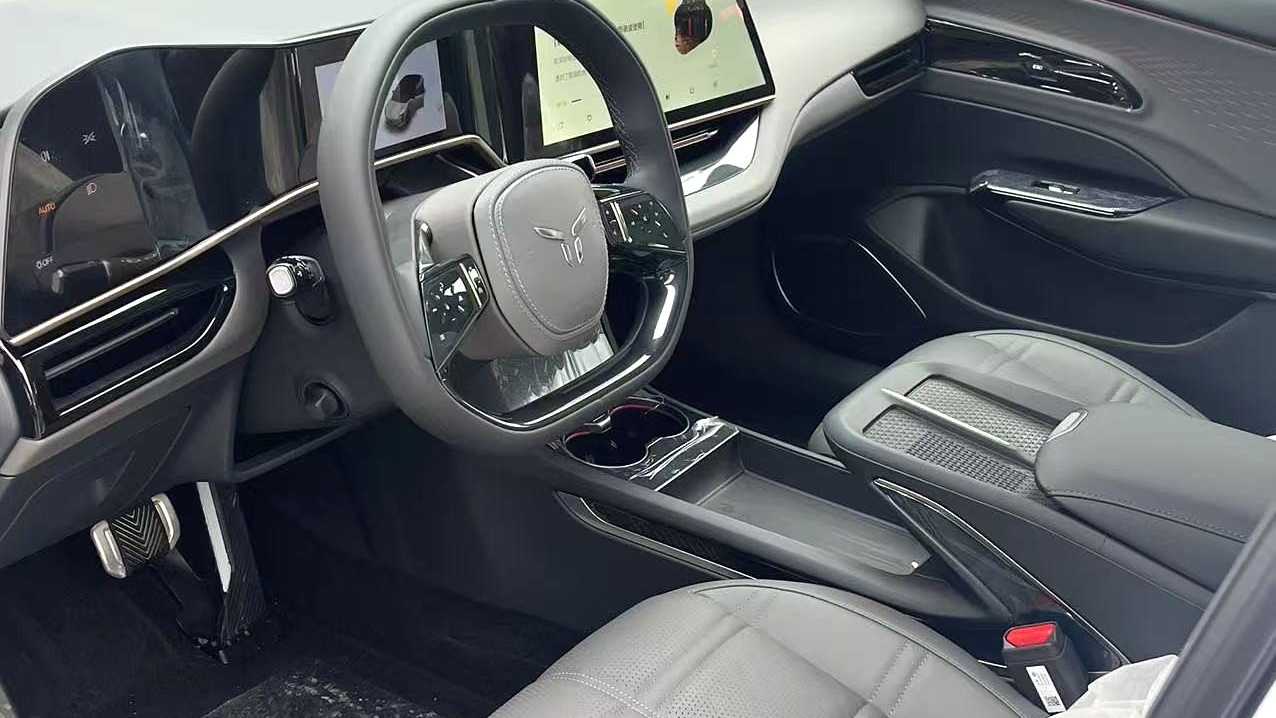 Hong Qi 2024 EH7 640 Pro+4WD version