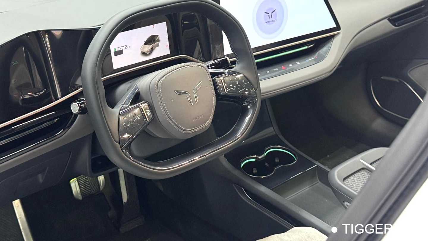 Hong Qi 2024 EH7 640 Pro+4WD Honor Edition