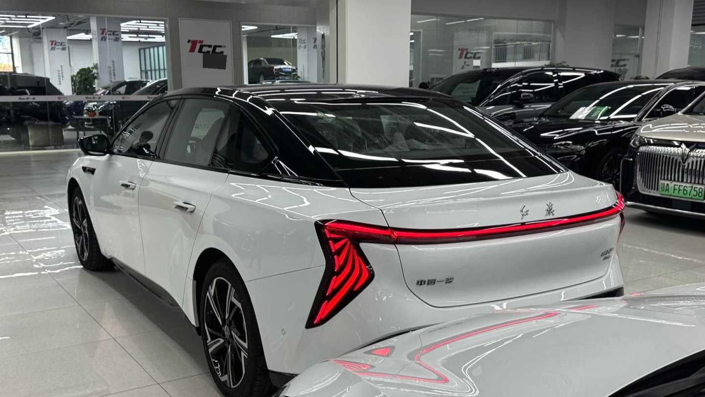 Hong Qi 2024 EH7 640 Pro+4WD Honor Edition