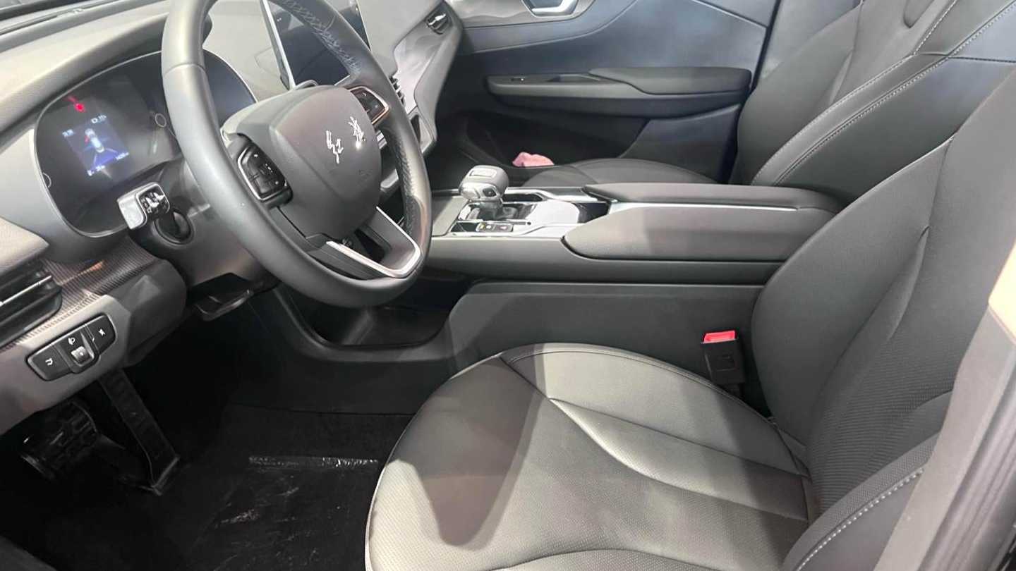 Hong Qi 2023 E-QM5 Upgraded Basic Travel Edition