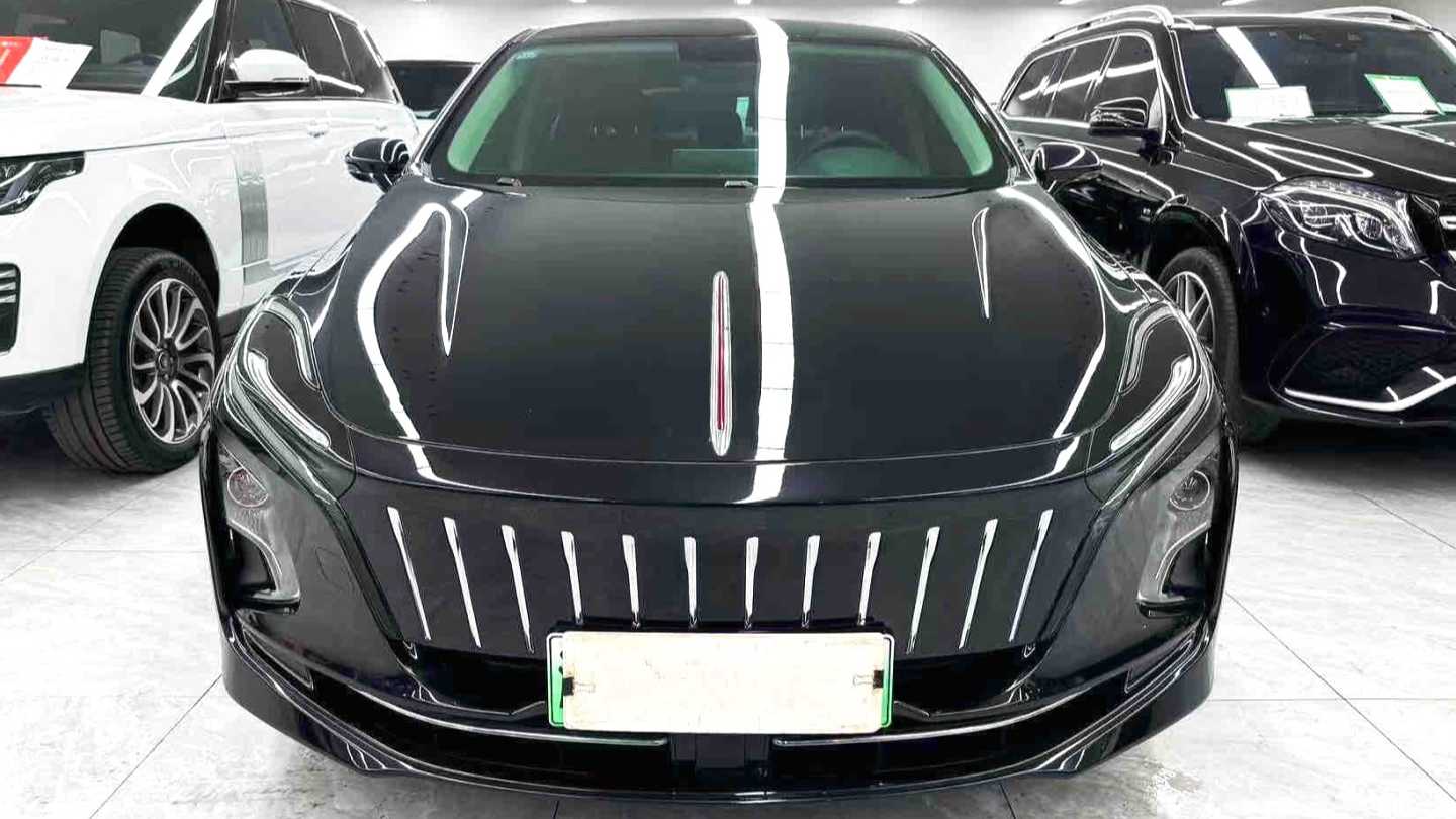 Hong Qi 2022 E-QM5 431km Charging Enjoyment Edition