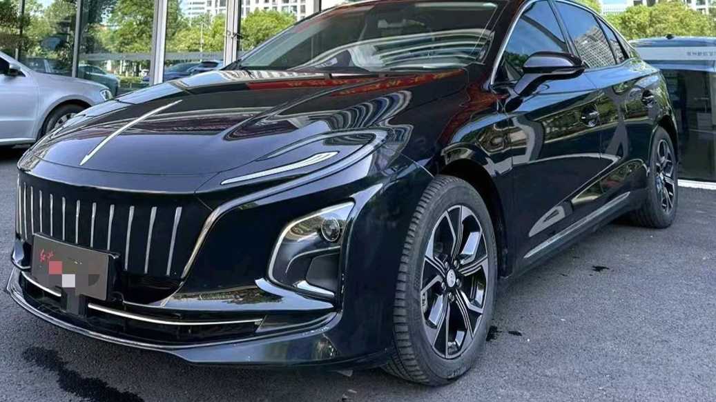 Hong Qi 2024 E-QM5 450km Travel Edition