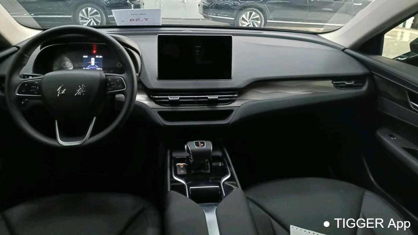 Hong Qi 2023 E-QM5 Basic Travel Edition