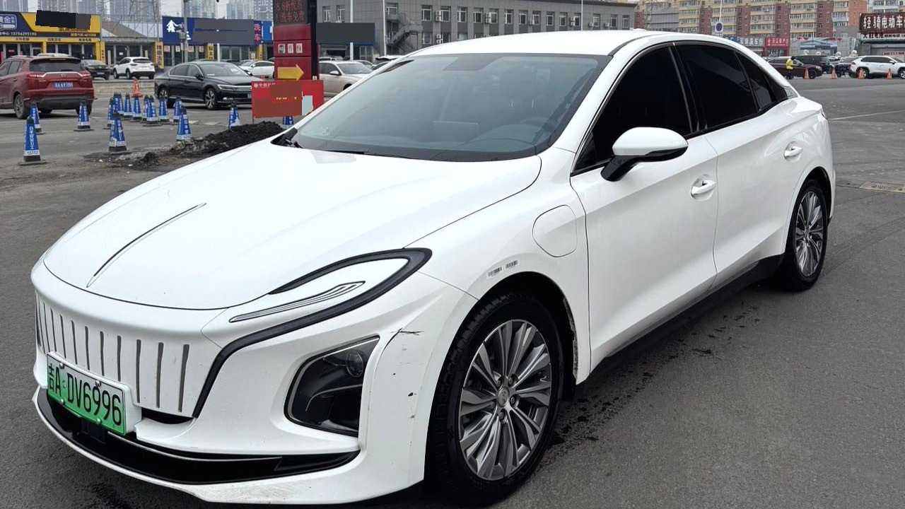 Hong Qi 2024 E-QM5 610km PLUS