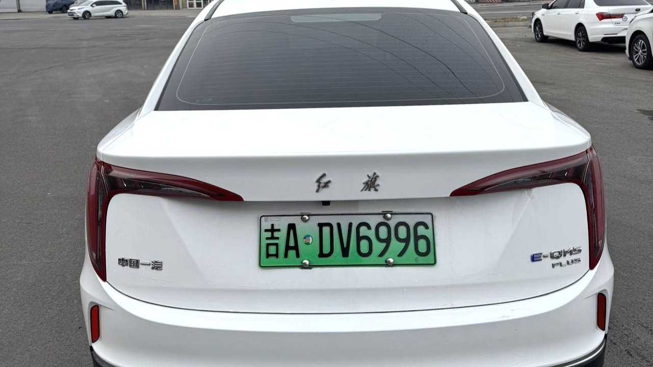Hong Qi 2024 E-QM5 610km PLUS