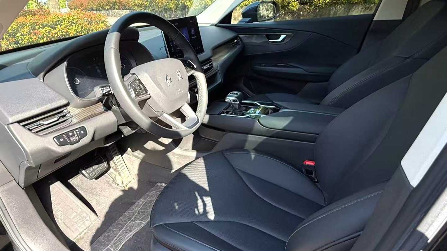 Hong Qi 2022 E-QM5 431km Charging Enjoyment Edition