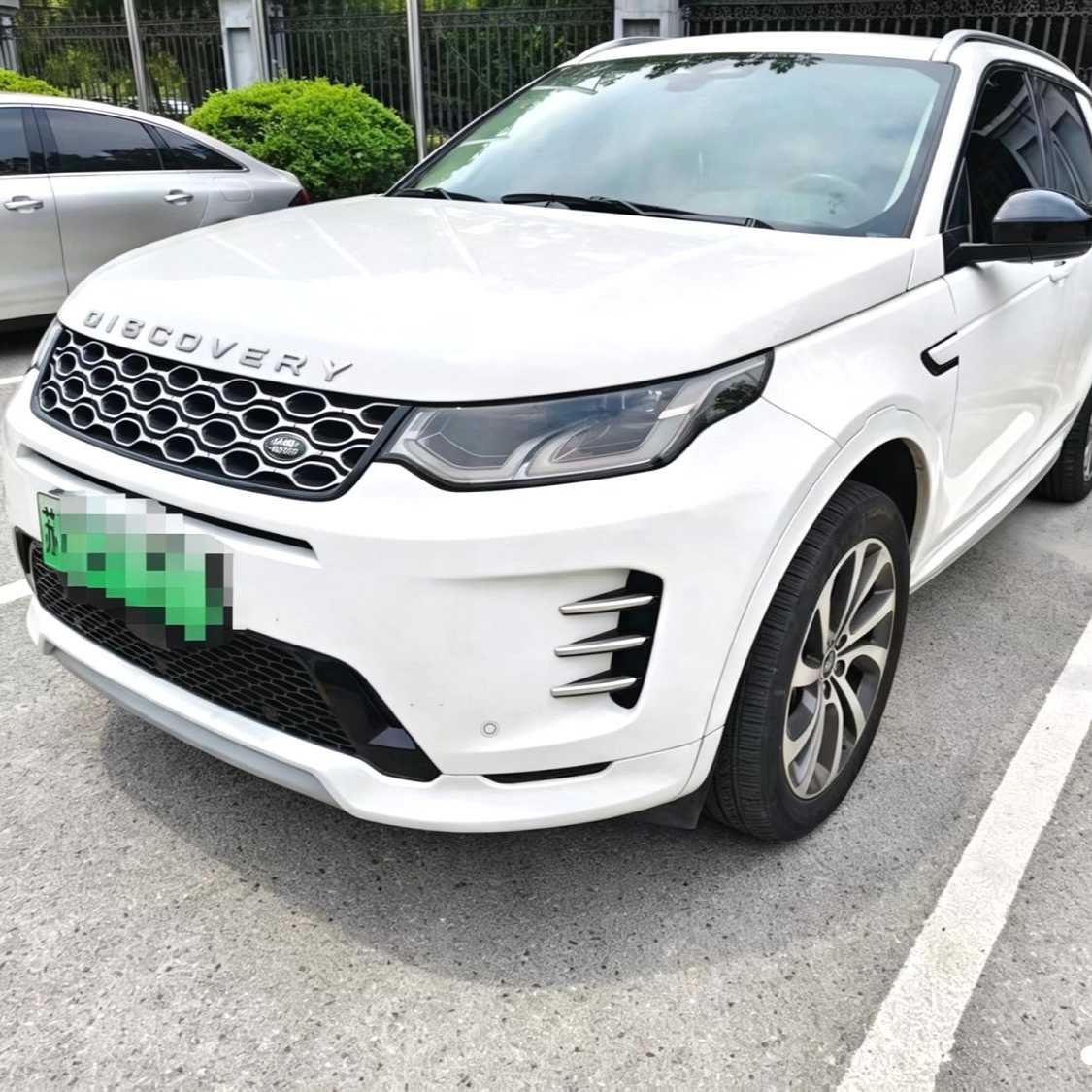 Land Rover 2024 Discovery Sport PHEV 1.5T P300e plug-in electric hybrid version سيارة مستعملة